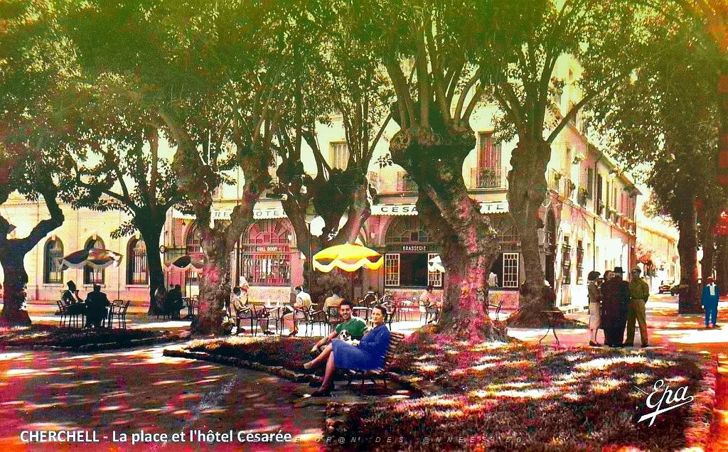 Cherchell - Place et Hotel Cesaree.jpg
